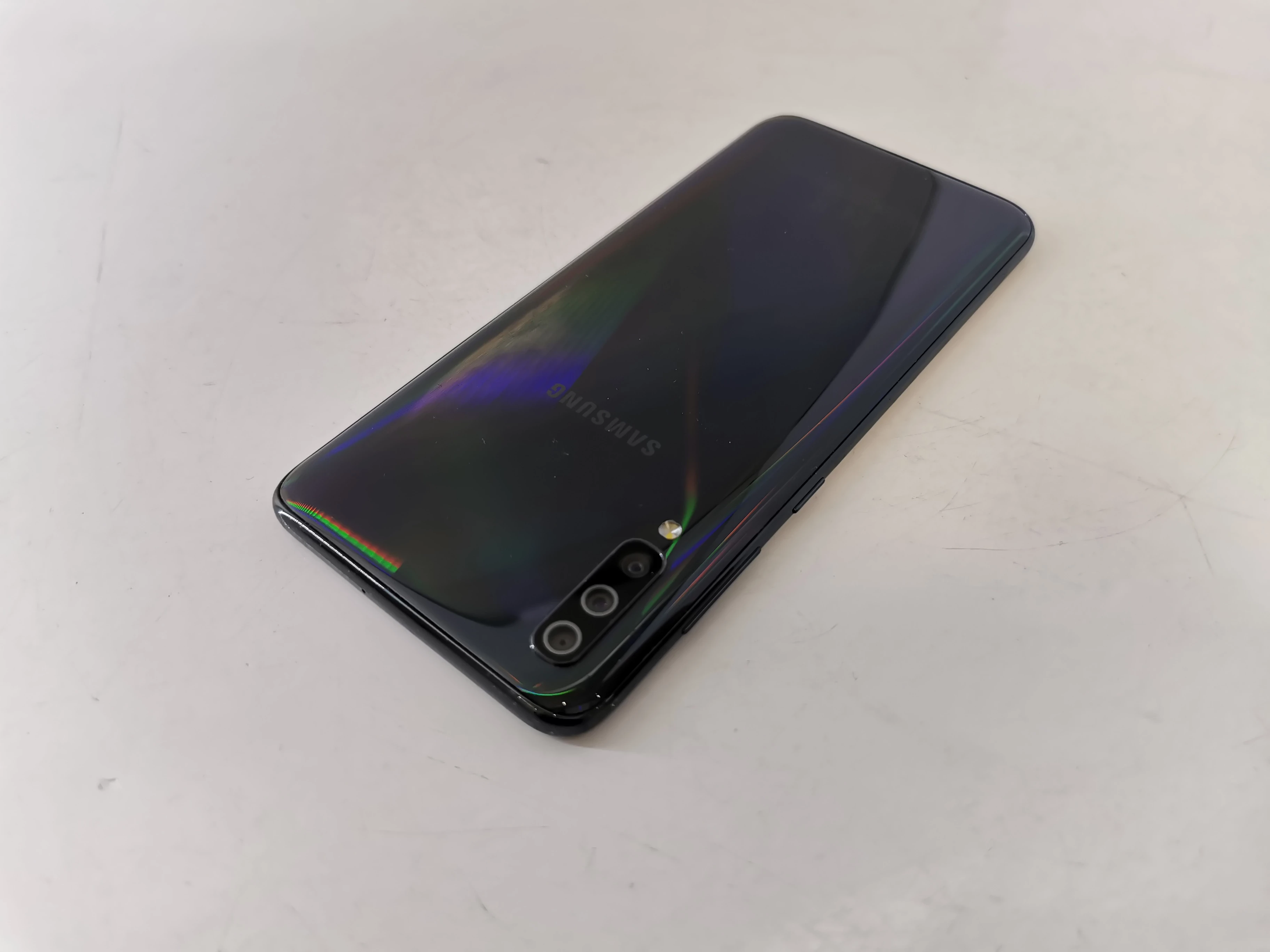samsung-galaxy-a70-6gb128gb-sm-a705f-przekatna-ekranu-67