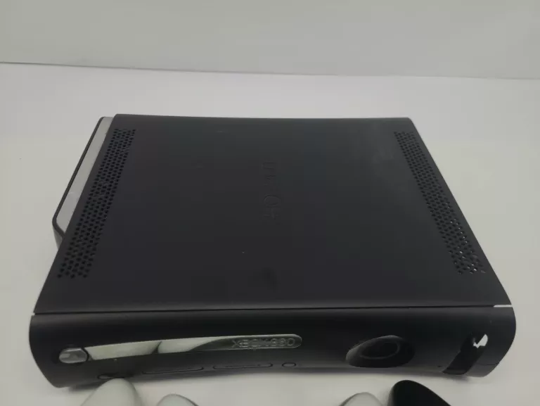 KONSOLA XBOX 360 120GB TRZY PADY GRY