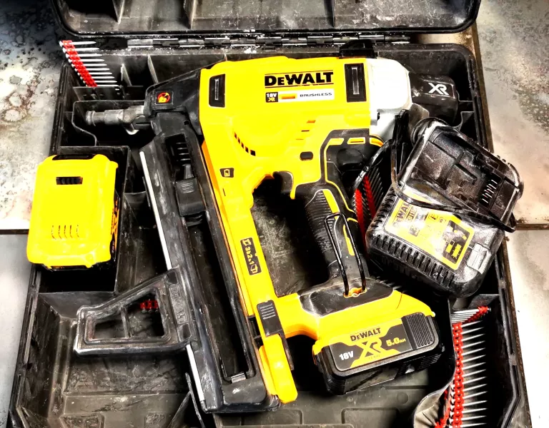 GWOŹDZIARKA/OSADZAK DEWALT DCN890P2 DO BETONU 18V
