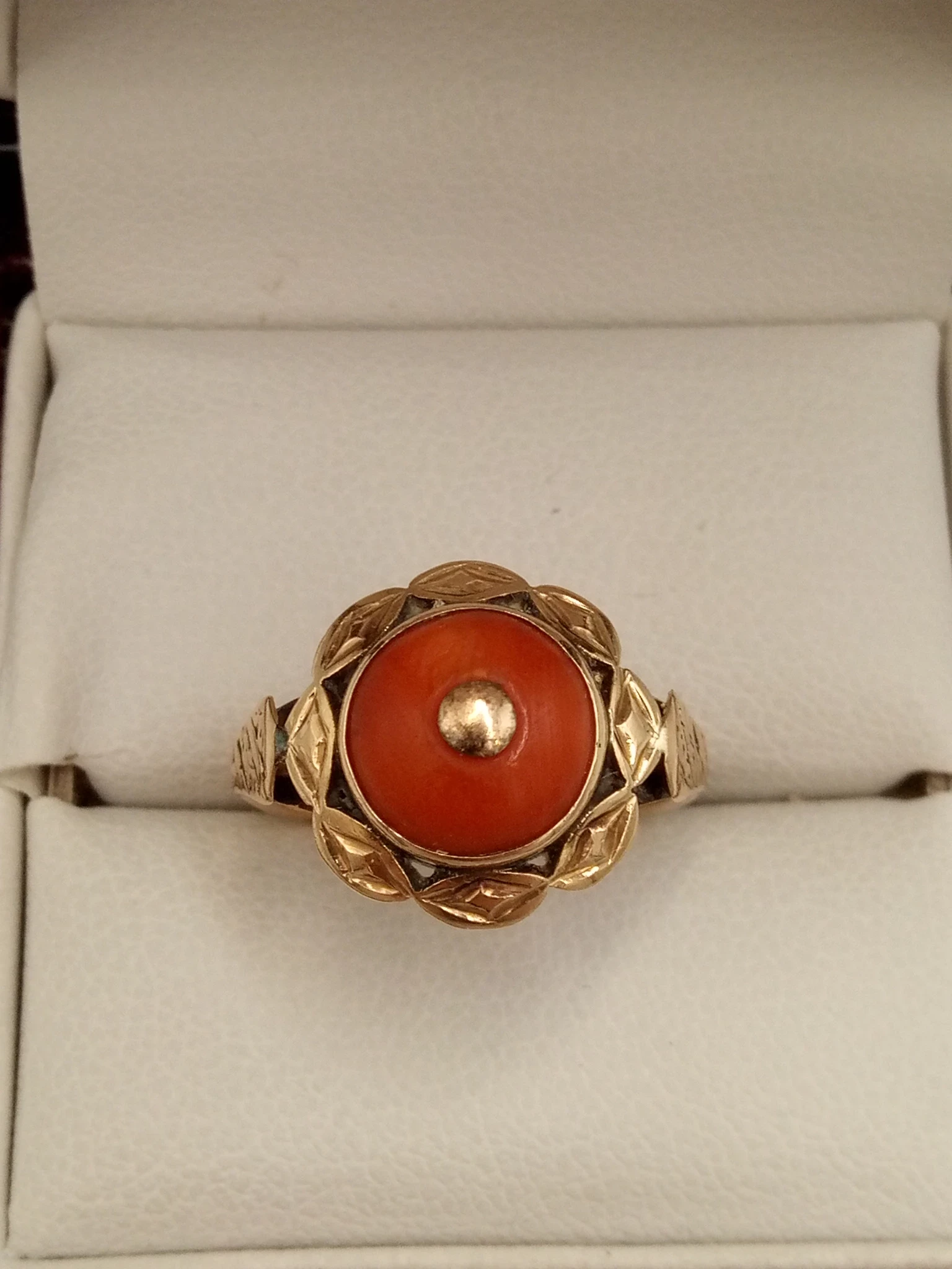 zloty-pierscionek-z-koralem-585-14k-4g-r11-rodzaj-wyrob-jubilerski