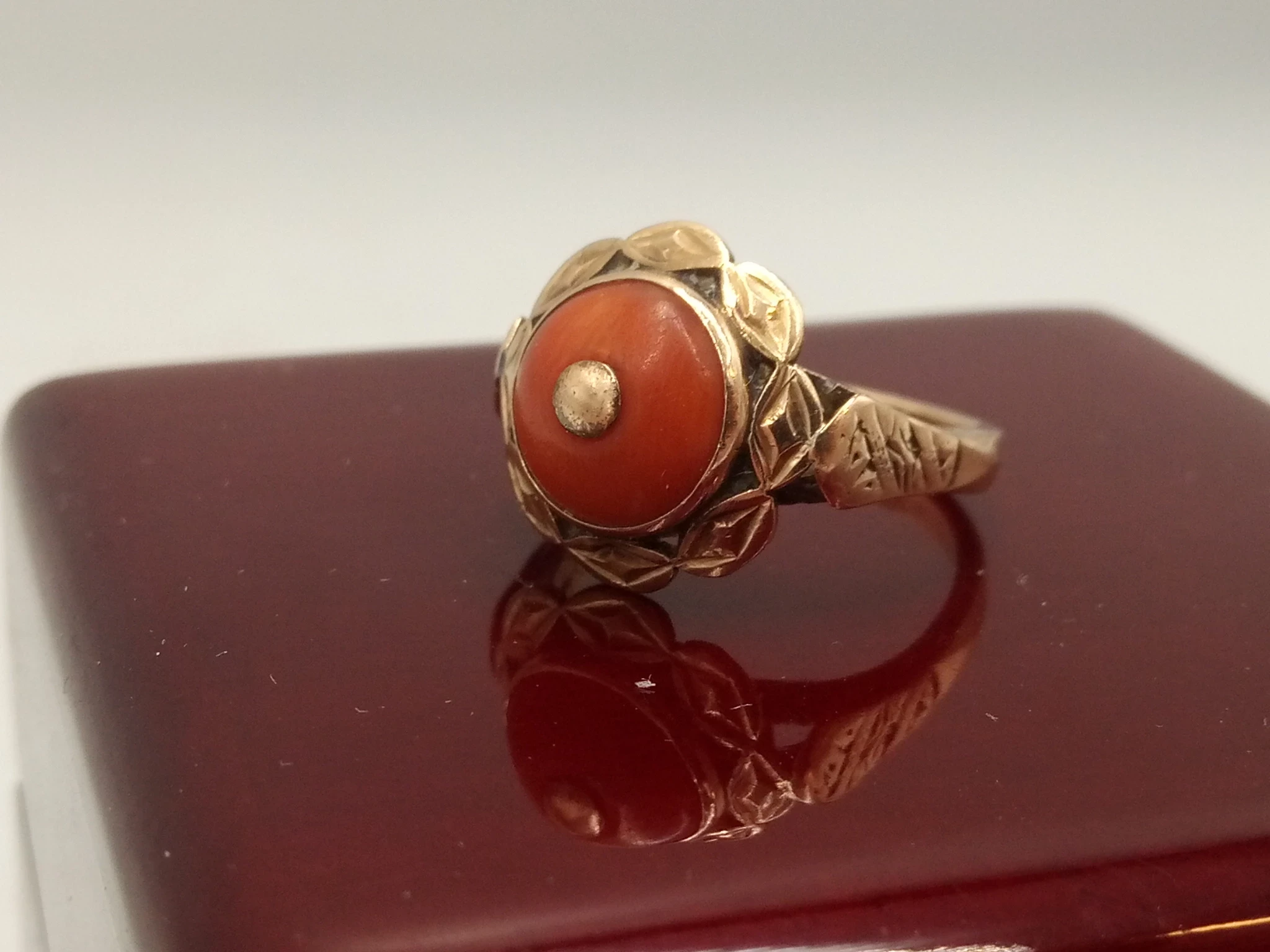 zloty-pierscionek-z-koralem-585-14k-4g-r11-ean-gtin-4362149398001