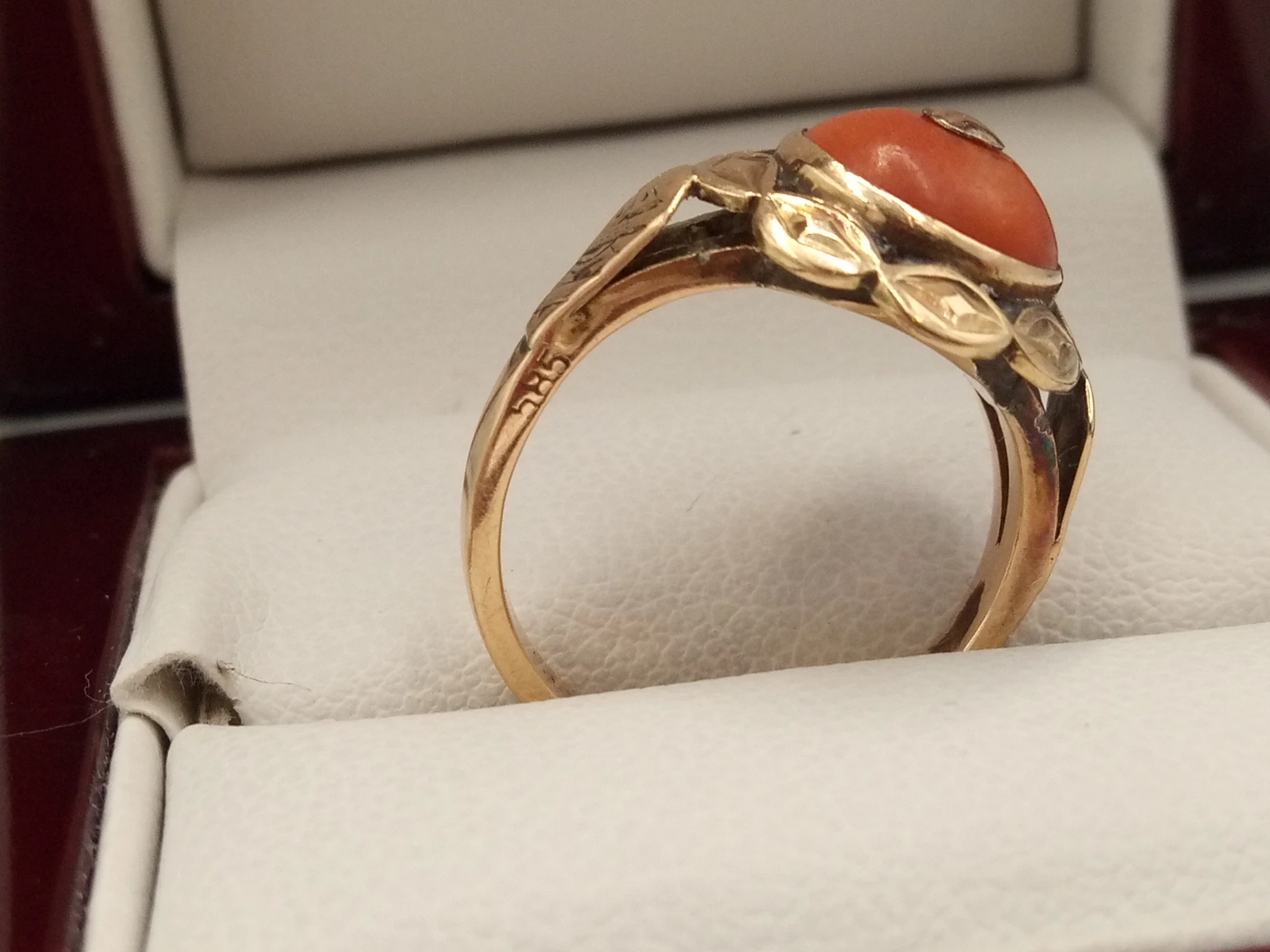 zloty-pierscionek-z-koralem-585-14k-4g-r11-kamien-koral