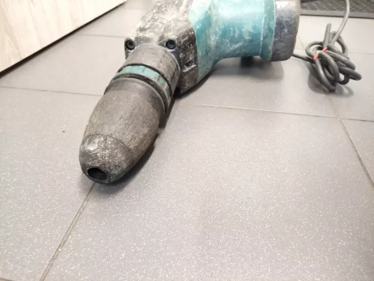 MŁOT WYBURZENIOWY MAKITA HM1203C 19,1 J 1510 W