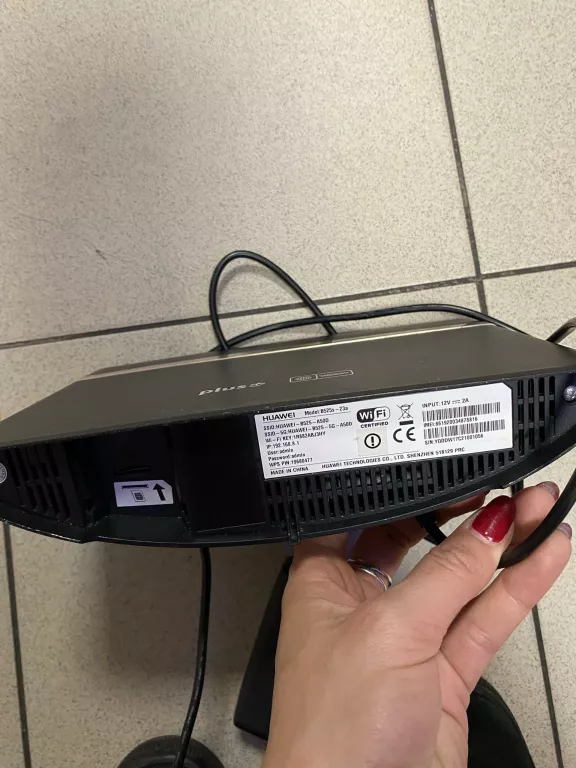 router-huawei-b525s-23a-simlock-plus-liczba-portow-lan-rj-45-4