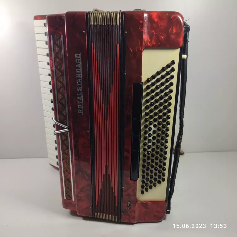 akordeon-royal-standard-nor-120-basow-stan-uzywany