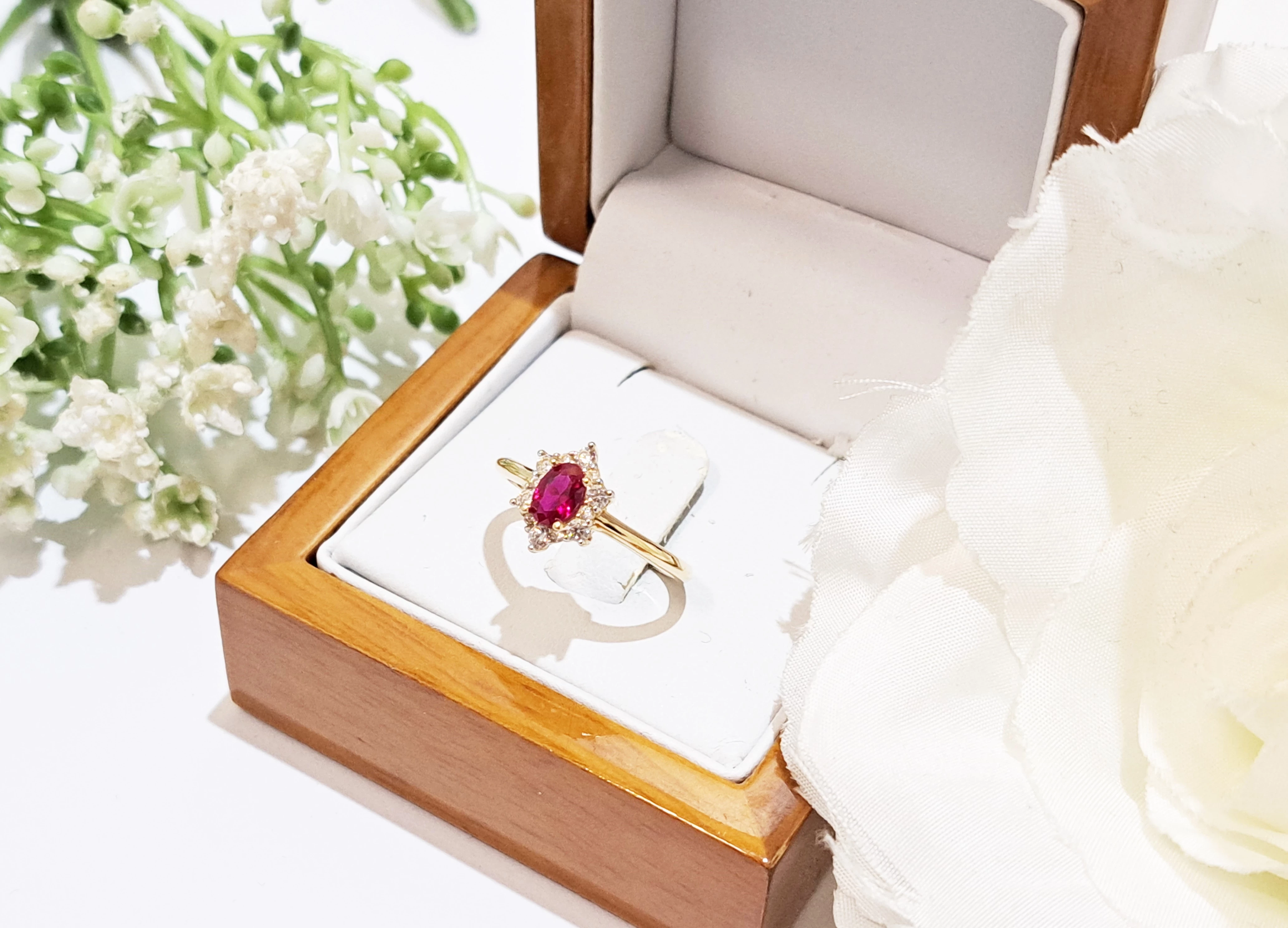 sliczny-zloty-pierscionek-czerwone-oczko-pr-585-ean-gtin-5905868206173