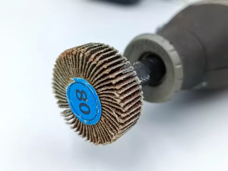 szlifierka-dremel-7750-rodzaj-zasilania-akumulatorowe