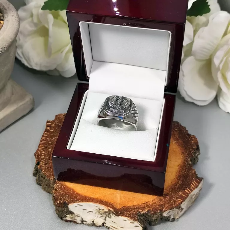 SREBRNY SYGNET Z ORŁEM P.925 9,64G R.22