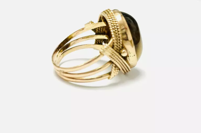 PIERSCIONEK Z OCZKIEM (585)5,79H19Q