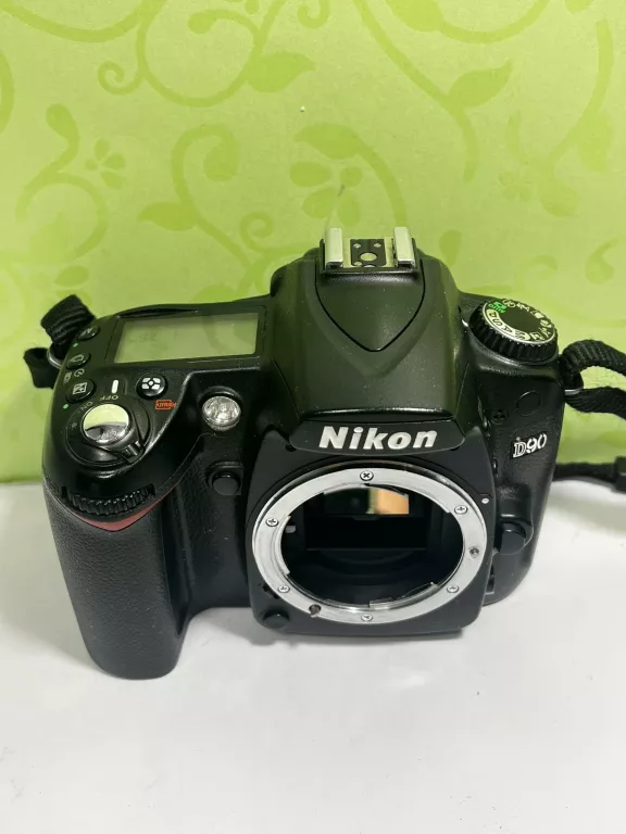 LUSTRZANKA CYFROWA NIKON D90 KOMPLET