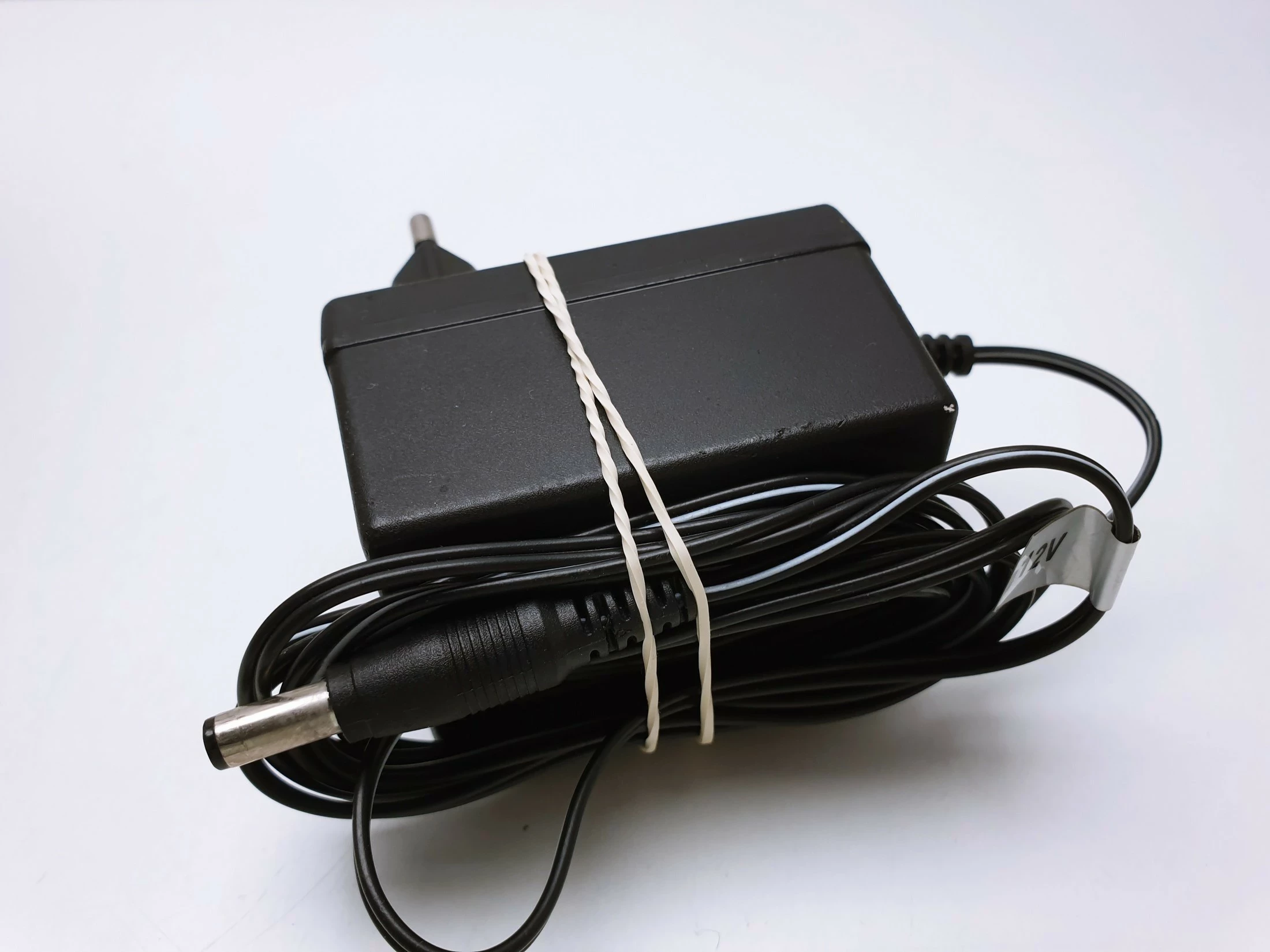 latarka-akumulatorowa-nutool-18v-npk18xtb-lad-stan-uzywany