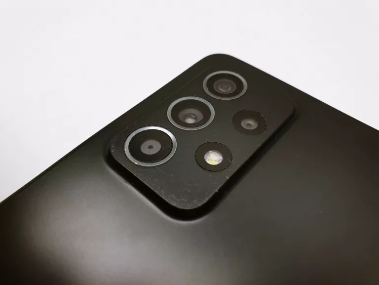 telefon-samsung-galaxy-a52-6128gb-uszk-ekran-przekatna-ekranu-650