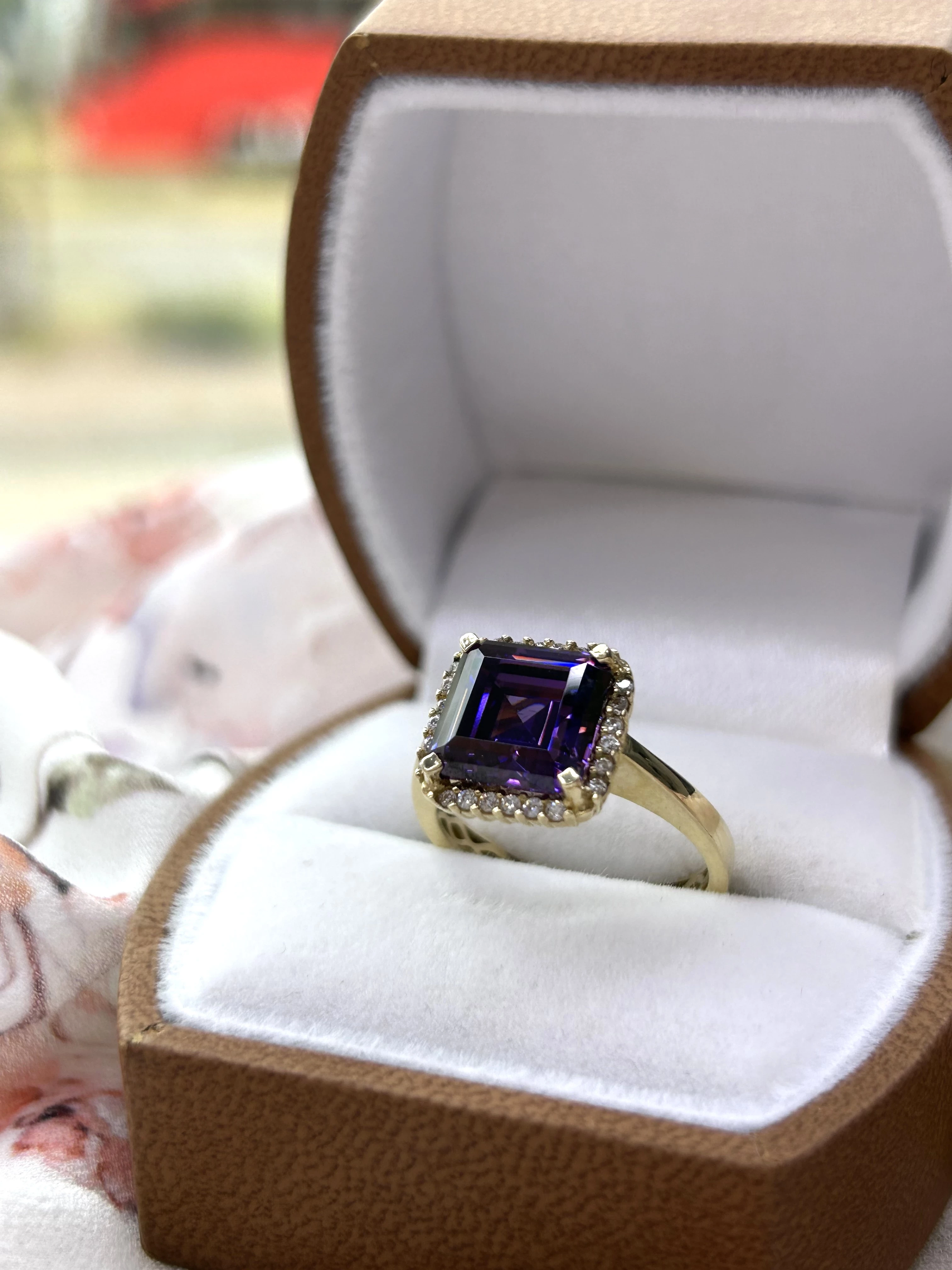 zloty-pierscionek-z-fioletowym-kamieniem-585-395g-r13-rodzaj-2205-16