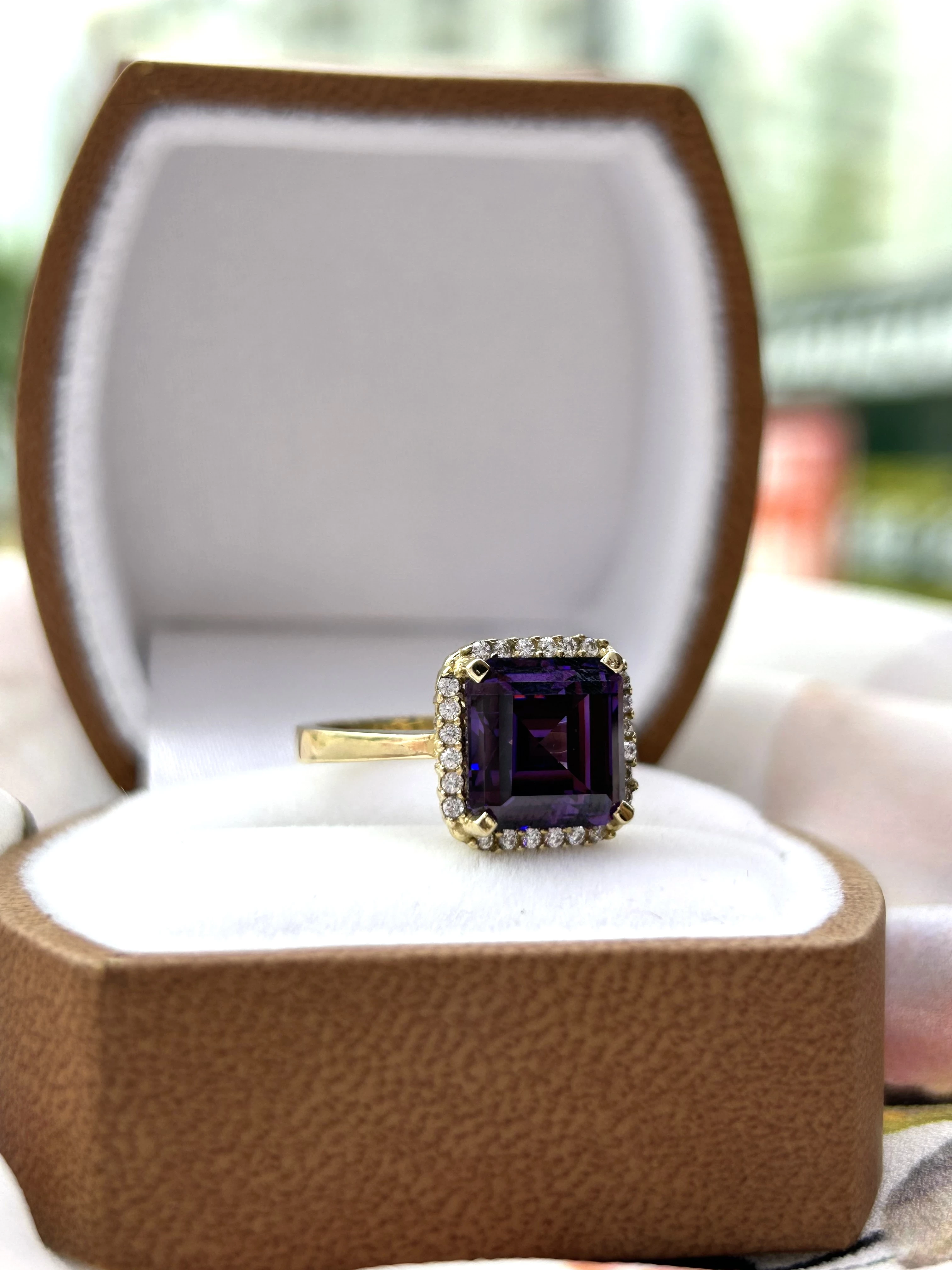 zloty-pierscionek-z-fioletowym-kamieniem-585-395g-r13-material-15835-2