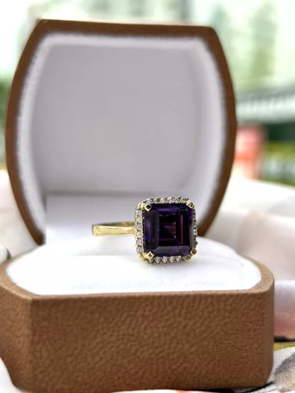 zloty-pierscionek-z-fioletowym-kamieniem-585-395g-r13-material-15835-2