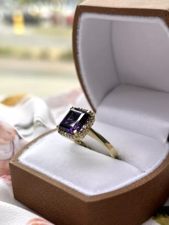 zloty-pierscionek-z-fioletowym-kamieniem-585-395g-r13-obroncow-wybrzeza-2a-gdansk