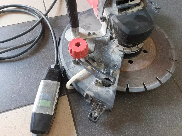 YATO PIŁA ELEKTRYCZNA DO BETONU 350MM 2600W 82158