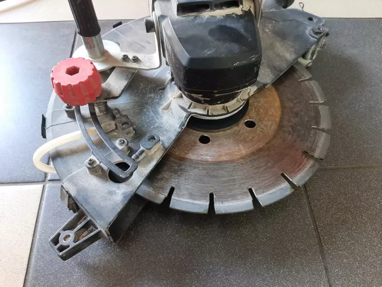 YATO PIŁA ELEKTRYCZNA DO BETONU 350MM 2600W 82158