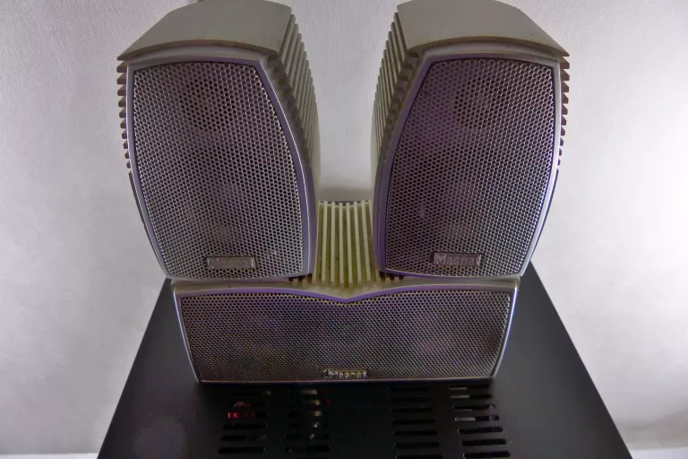 WZMACNIACZ VOICE KRAFT VK-338USB MAGNAT TOPAS 5.1A
