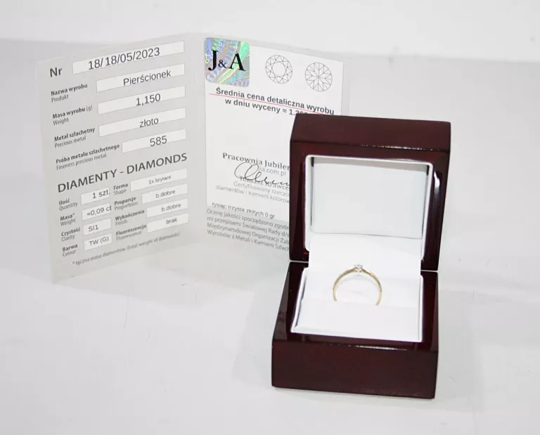 delikatny-zloty-pierscionek-z-brylantem-trzebnicka-561c-wroclaw-gracja