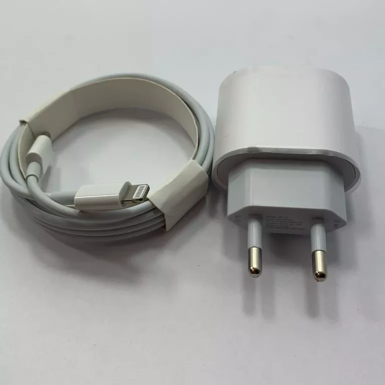 ladowarka-c-ligthning-kostka-kabel-stan-uzywany