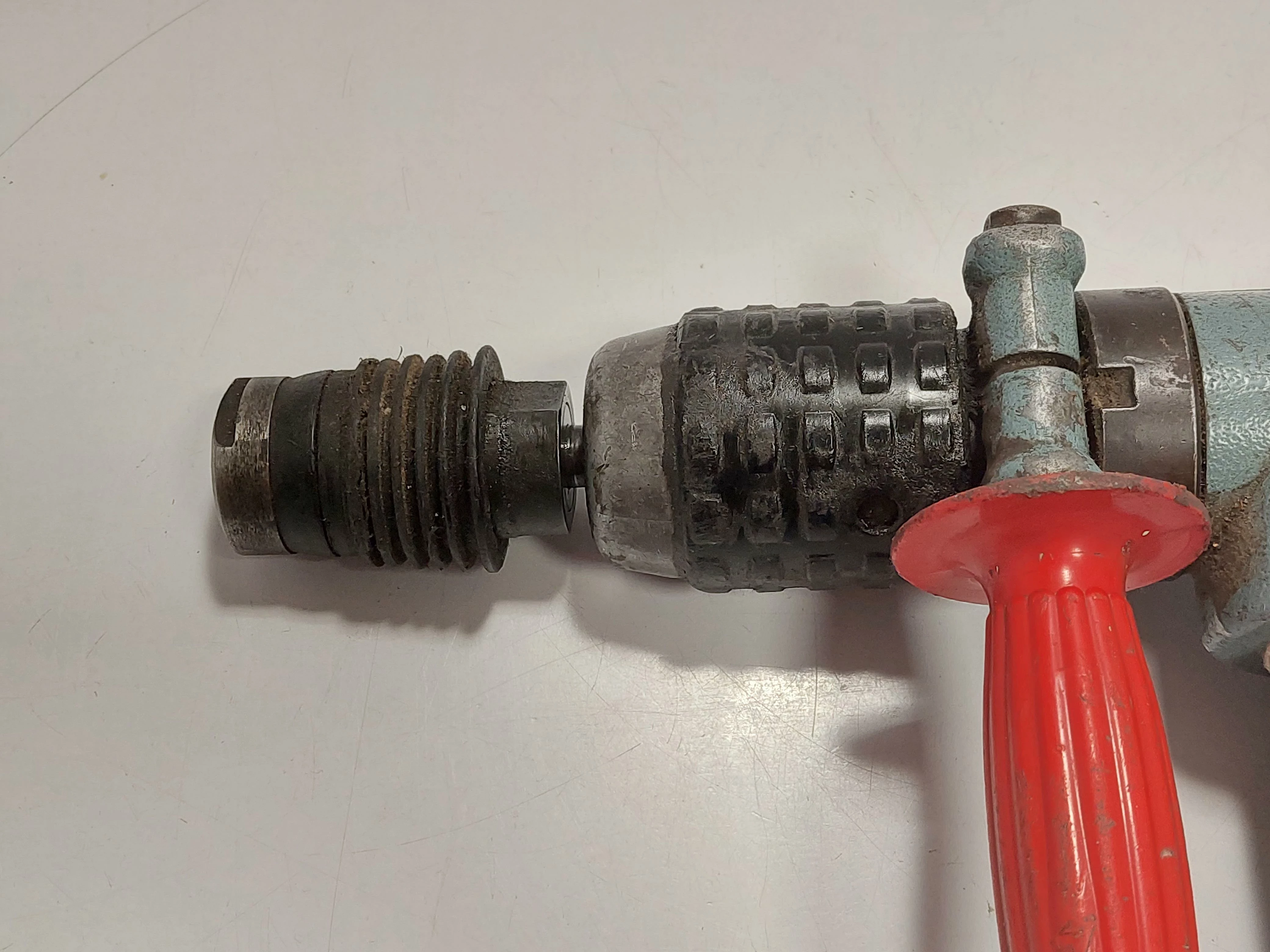 mlotowiertarka-hilti-te17-szybkozaciskowy-450-w-marka-hilti