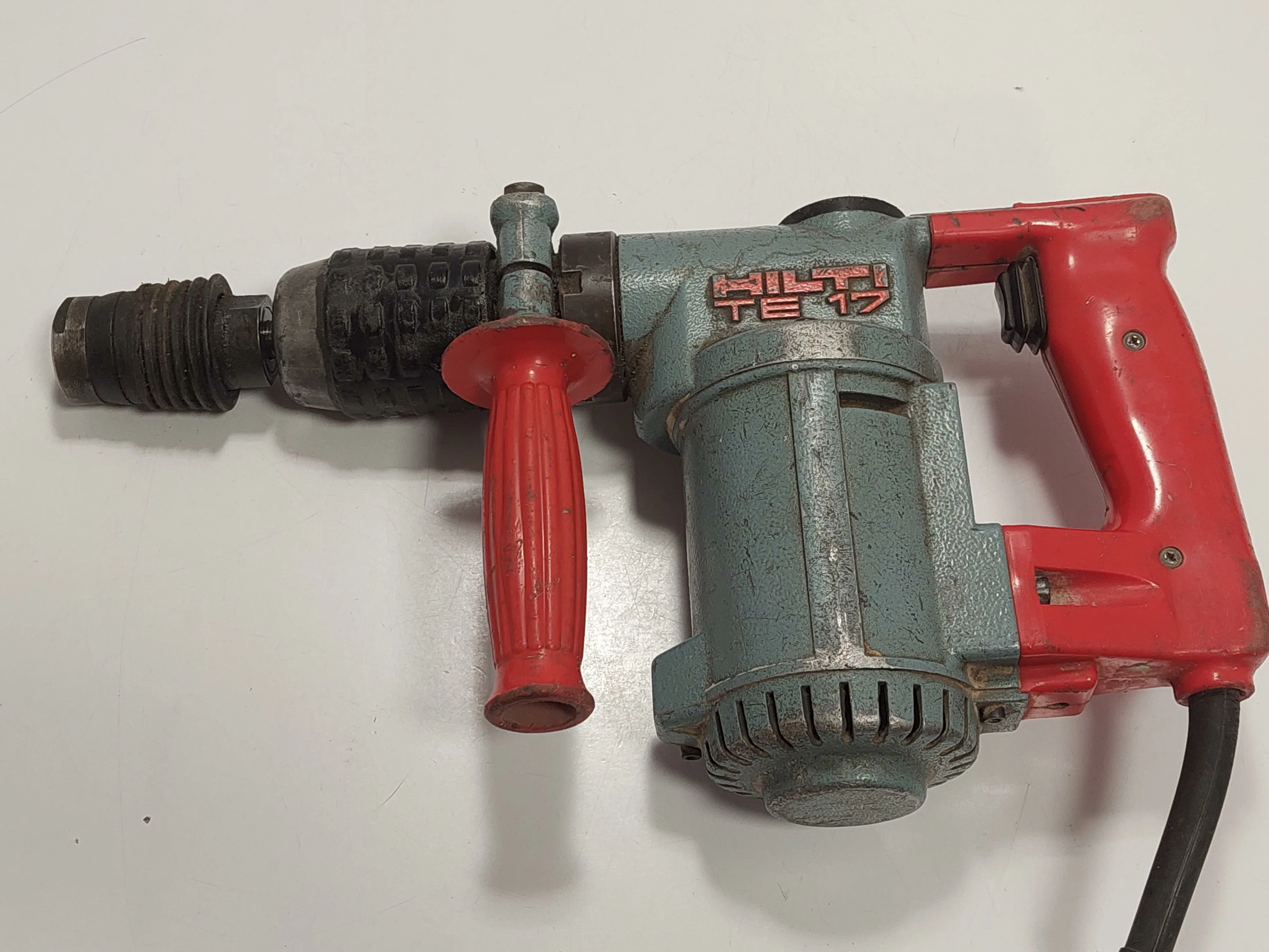 mlotowiertarka-hilti-te17-szybkozaciskowy-450-w-kosciuszki-17-kartuzy