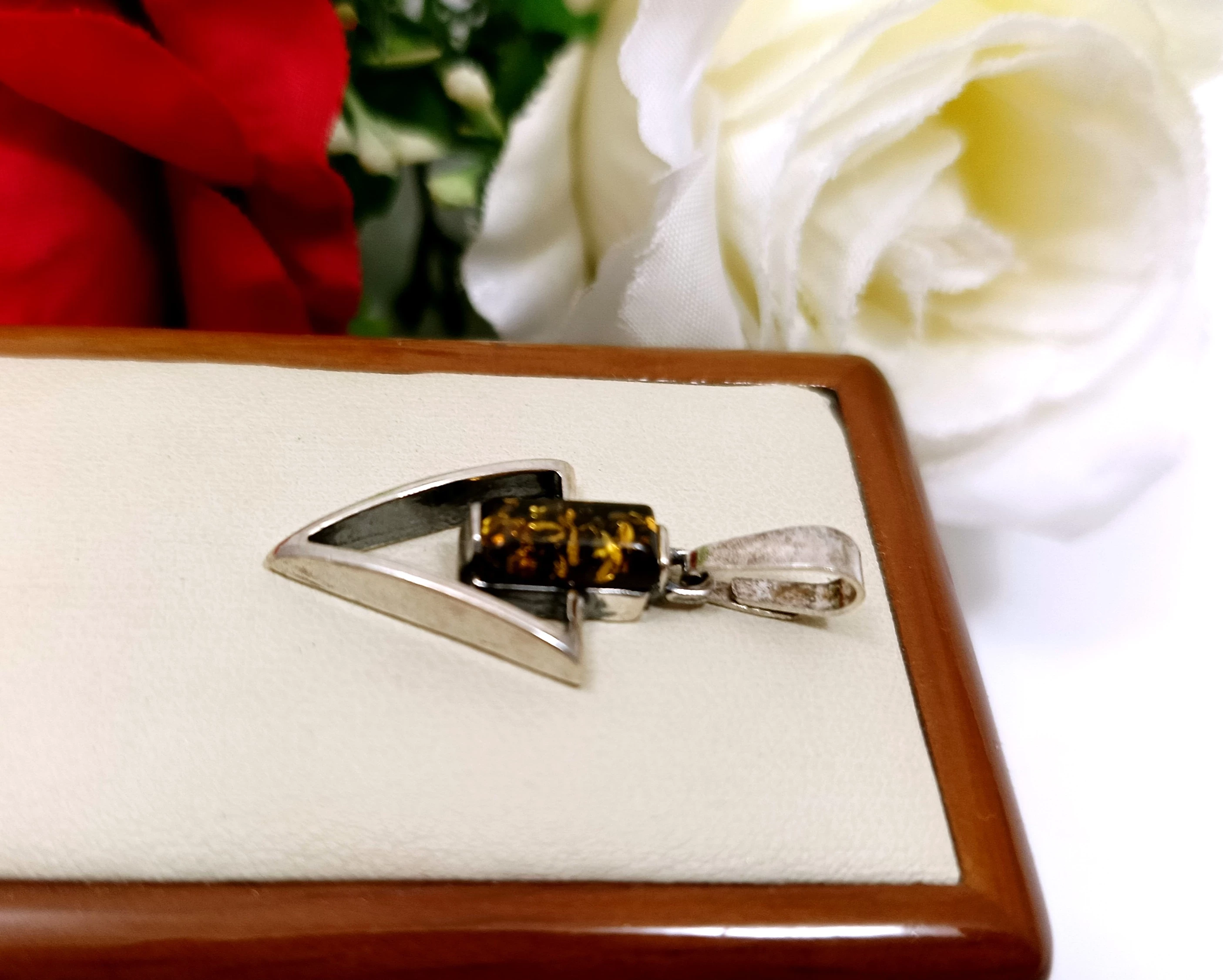 piekna-srebrna-zawieszka-z-kamieniem-276g-925-ean-gtin-5905220400843