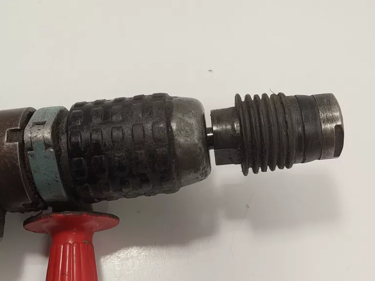 mlotowiertarka-hilti-te17-szybkozaciskowy-450-w-maksymalna-moc-450