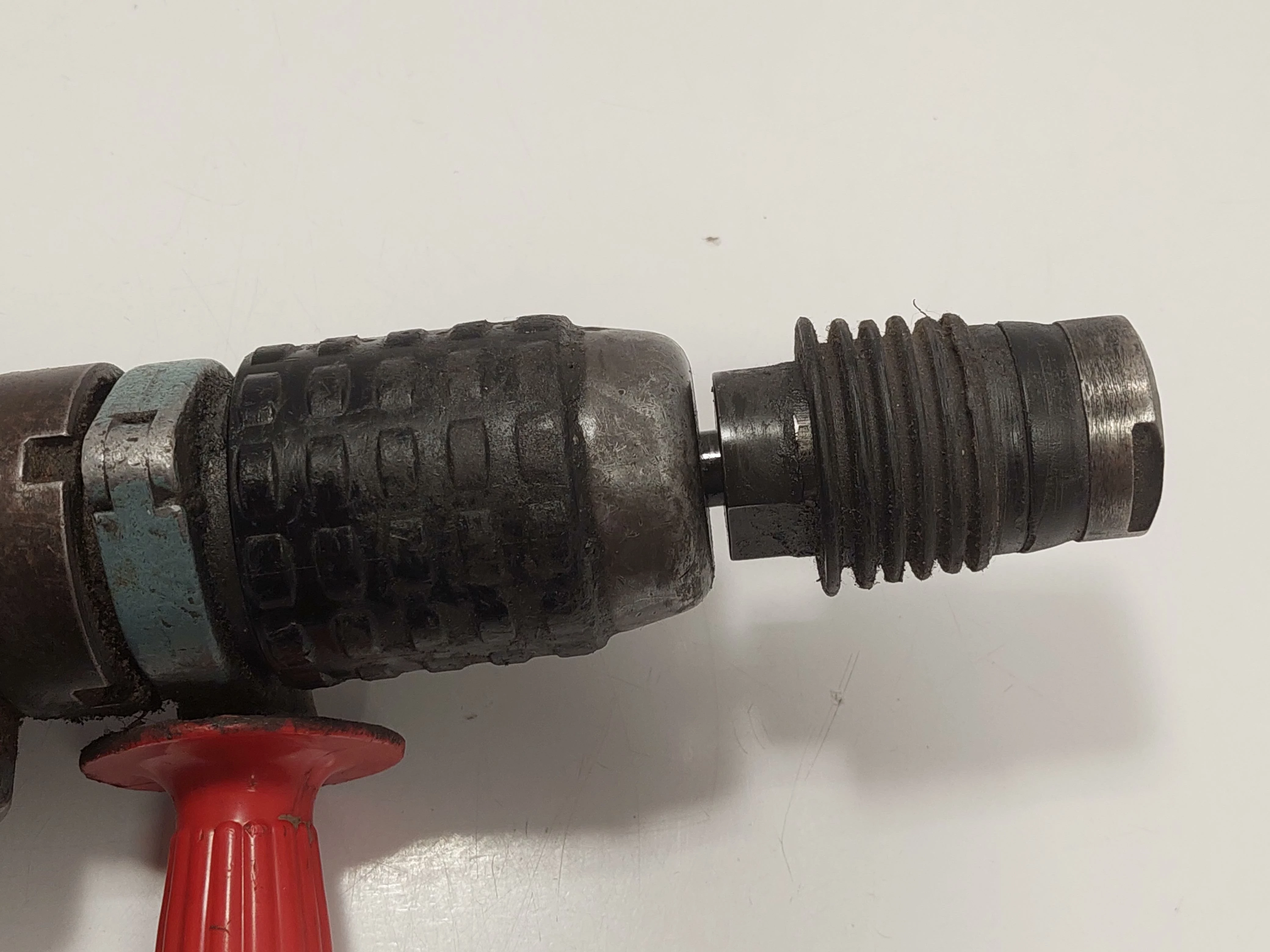 mlotowiertarka-hilti-te17-szybkozaciskowy-450-w-maksymalna-moc-450