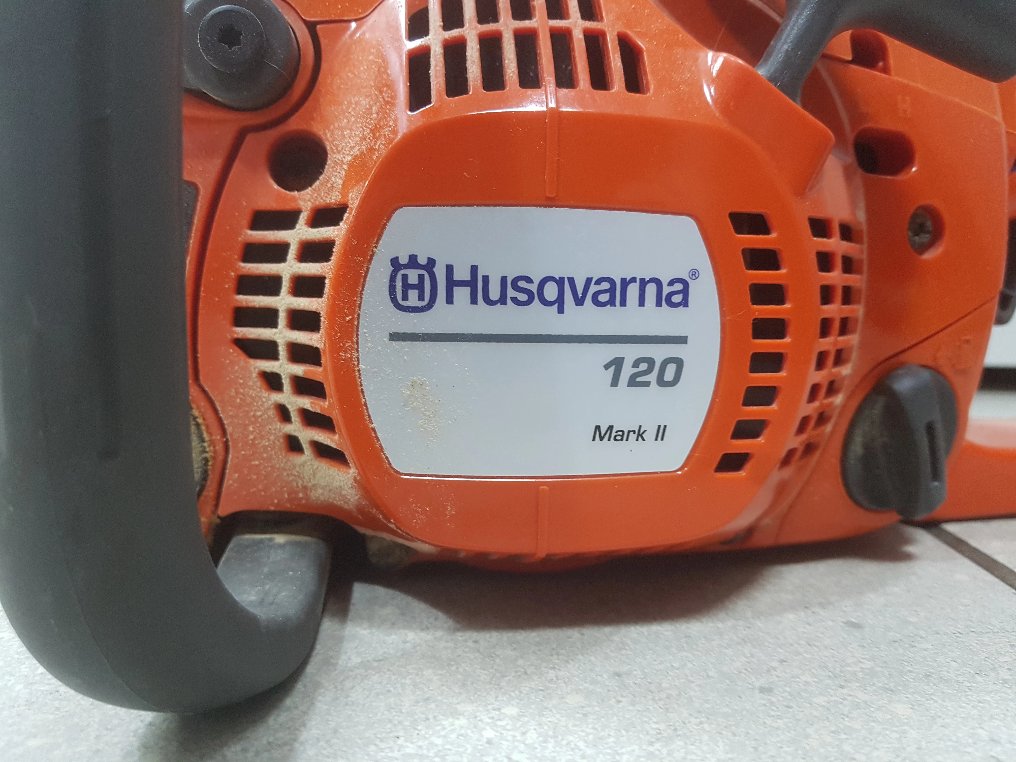 Vergaser für Husqvarna 130 135 Mark II Kettensägen (OEM 593818101