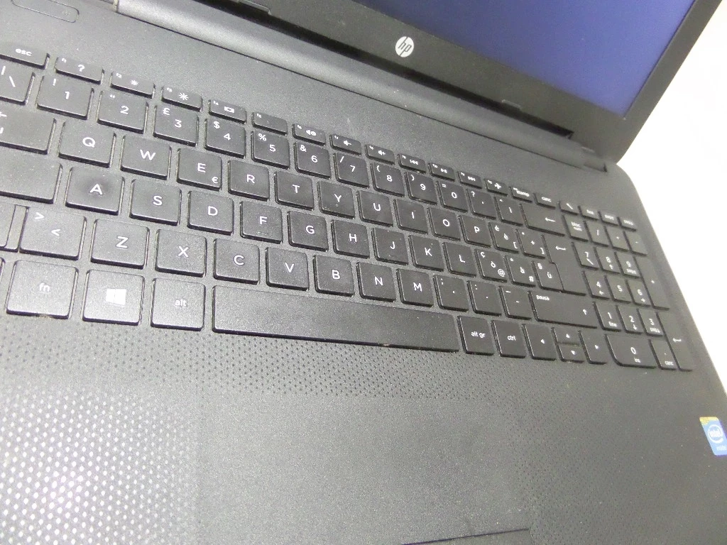 laptop-hp-250-czytaj-opis-przekatna-ekranu-156