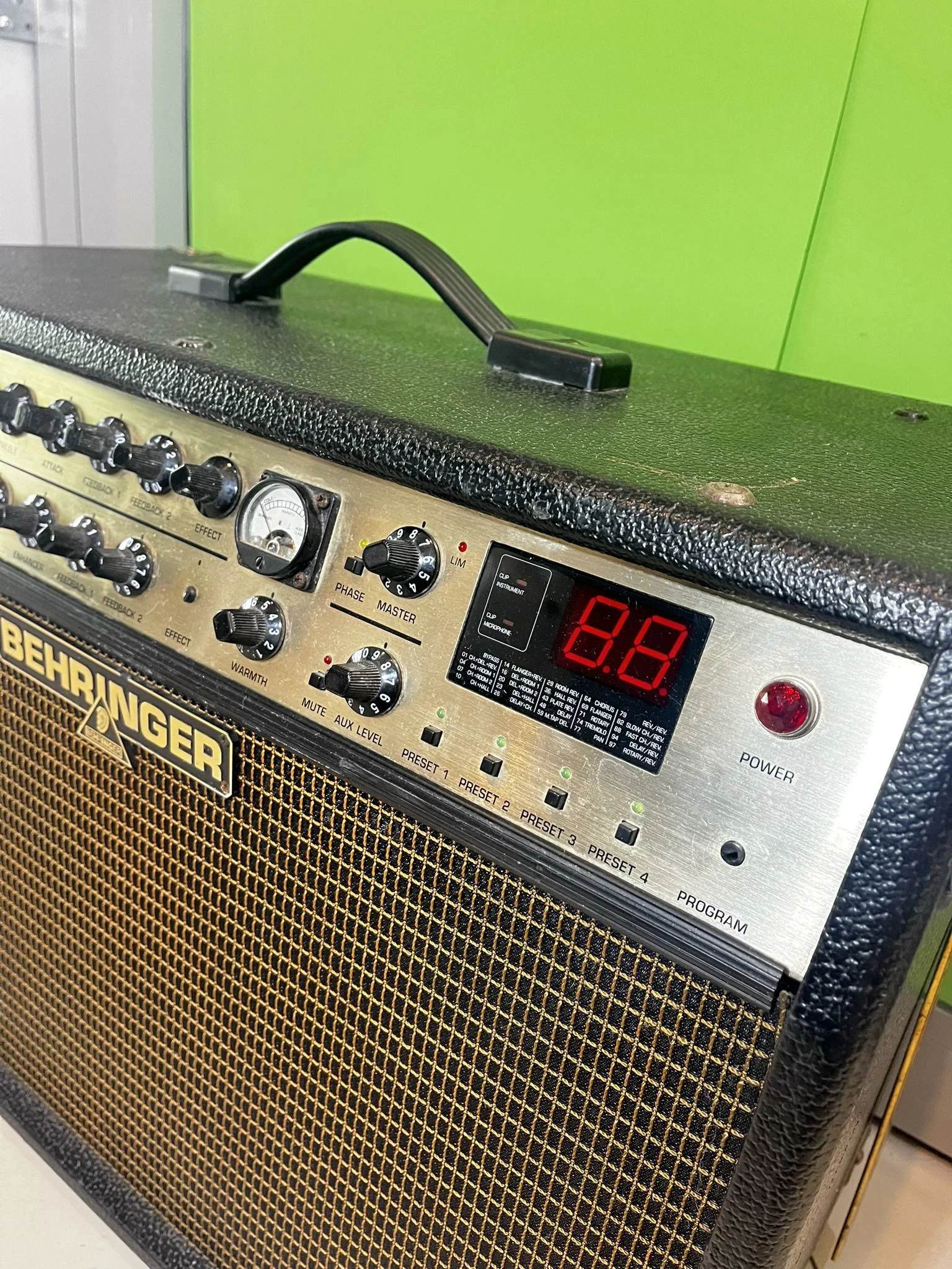 wzmacniacz-behringer-acx1000-ultracoustic-combo-model-acx1000