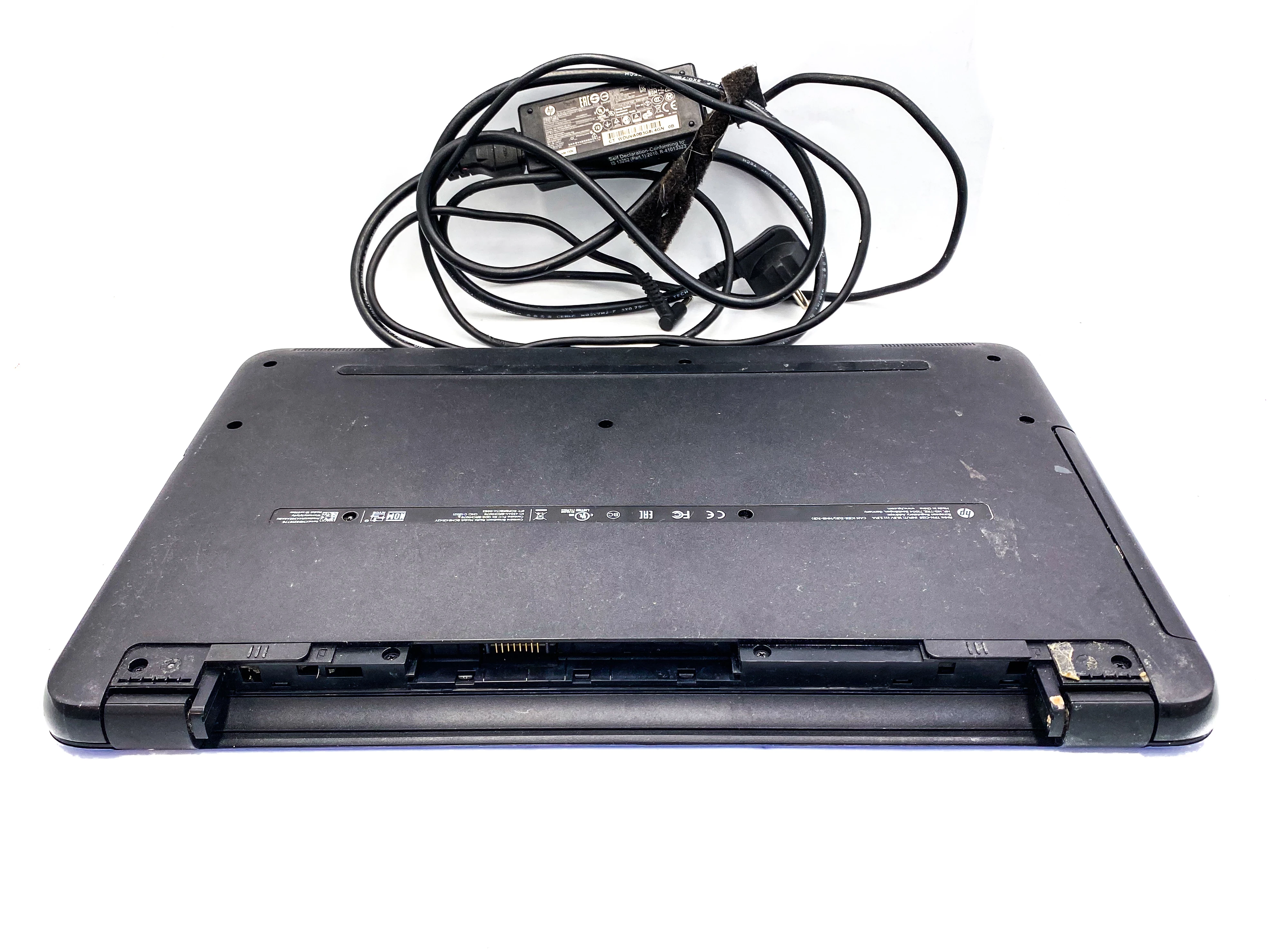 laptop-hp-bcm943142y-4-gb-256-gb-ssd-win10-przekatna-ekranu-156