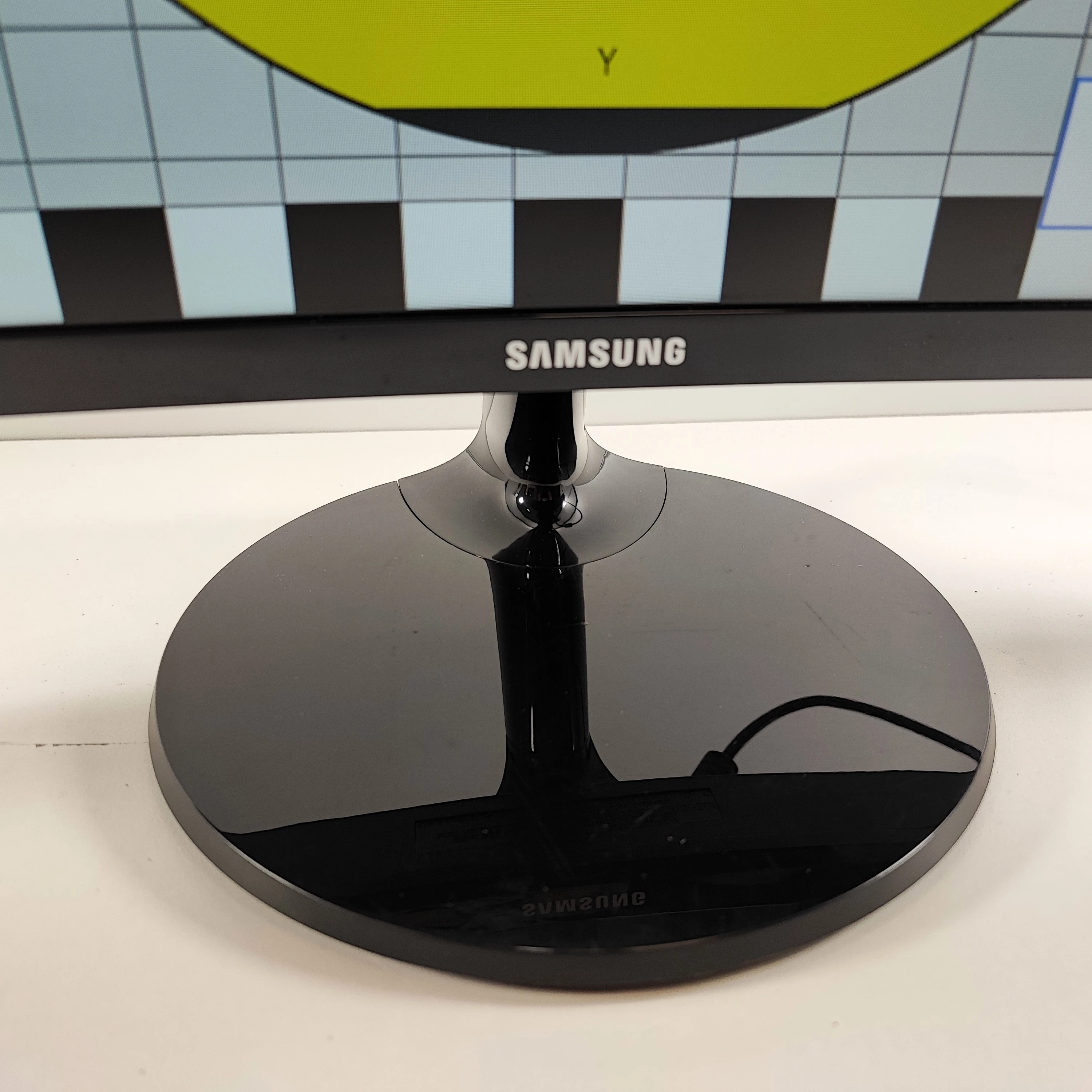 monitor-samsung-c24f390-24-cale-full-hd-przekatna-ekranu-cale-24