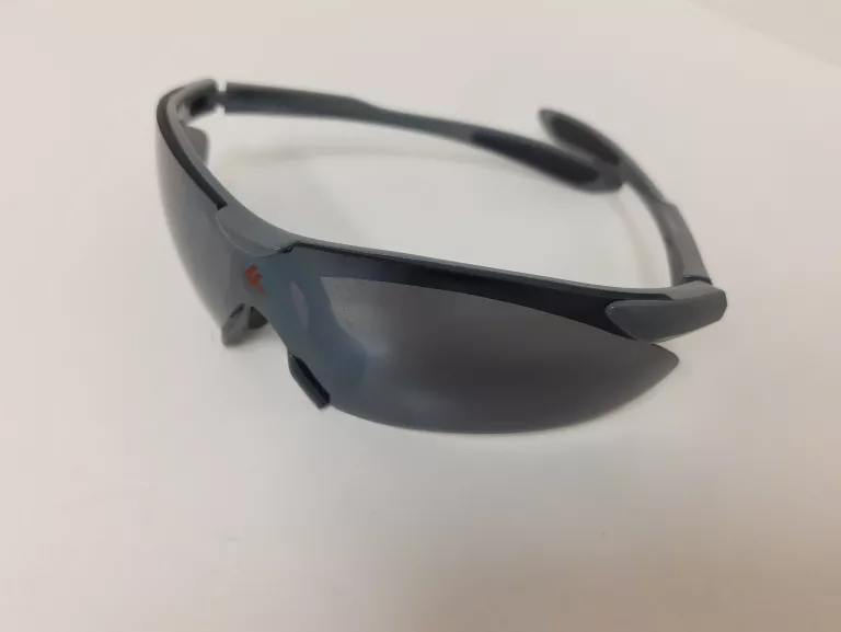 okulary-rowerowe-kross-kolor-soczewek-szare-i-czarne