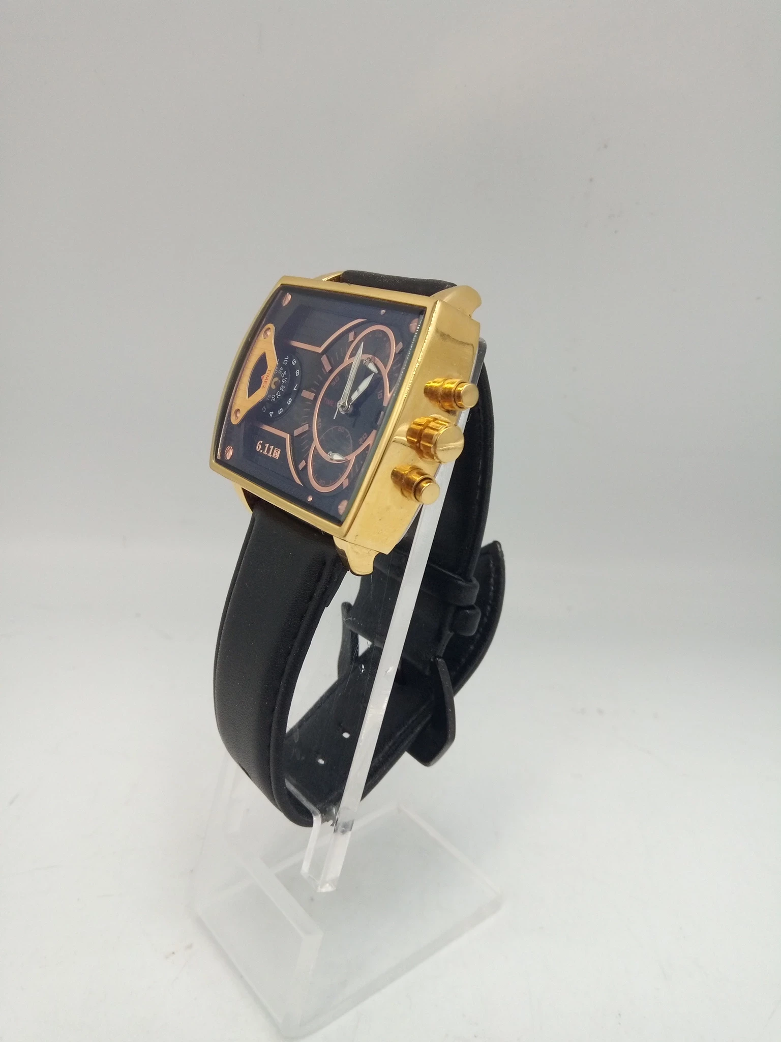 611-zegarek-meski-z-dwiema-strefami-czasowymi-kw-wodoszczelnosc-30m-wr30