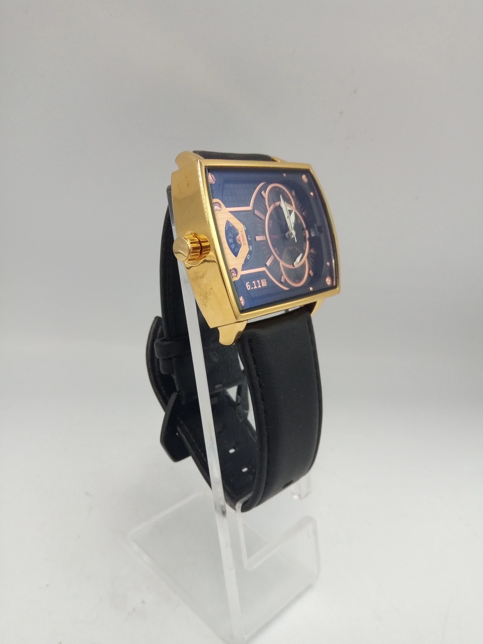 611-zegarek-meski-z-dwiema-strefami-czasowymi-kw-ksztalt-koperty-prostokatna