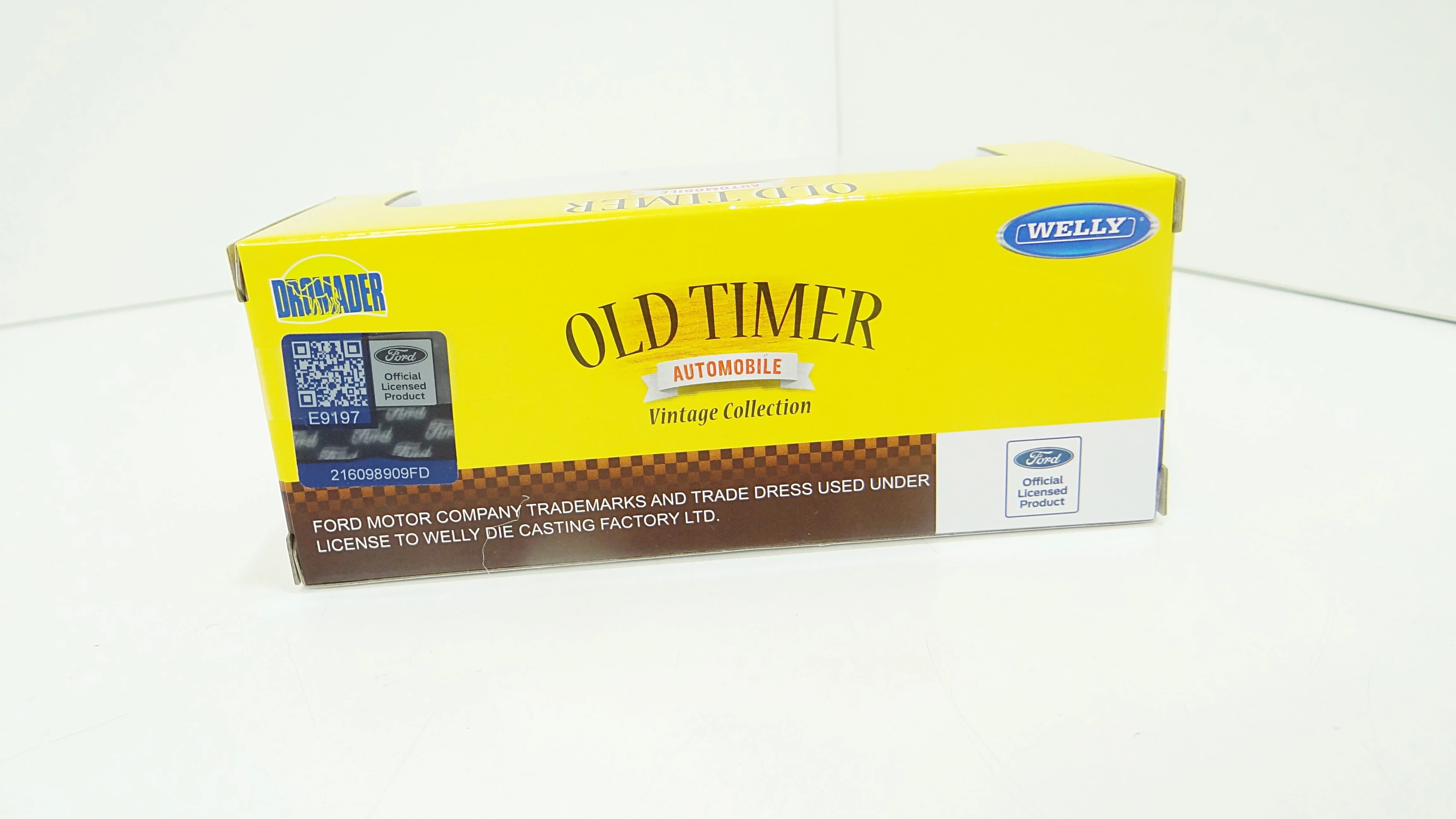 old-timer-ford-roadster-skala-250360-1887266