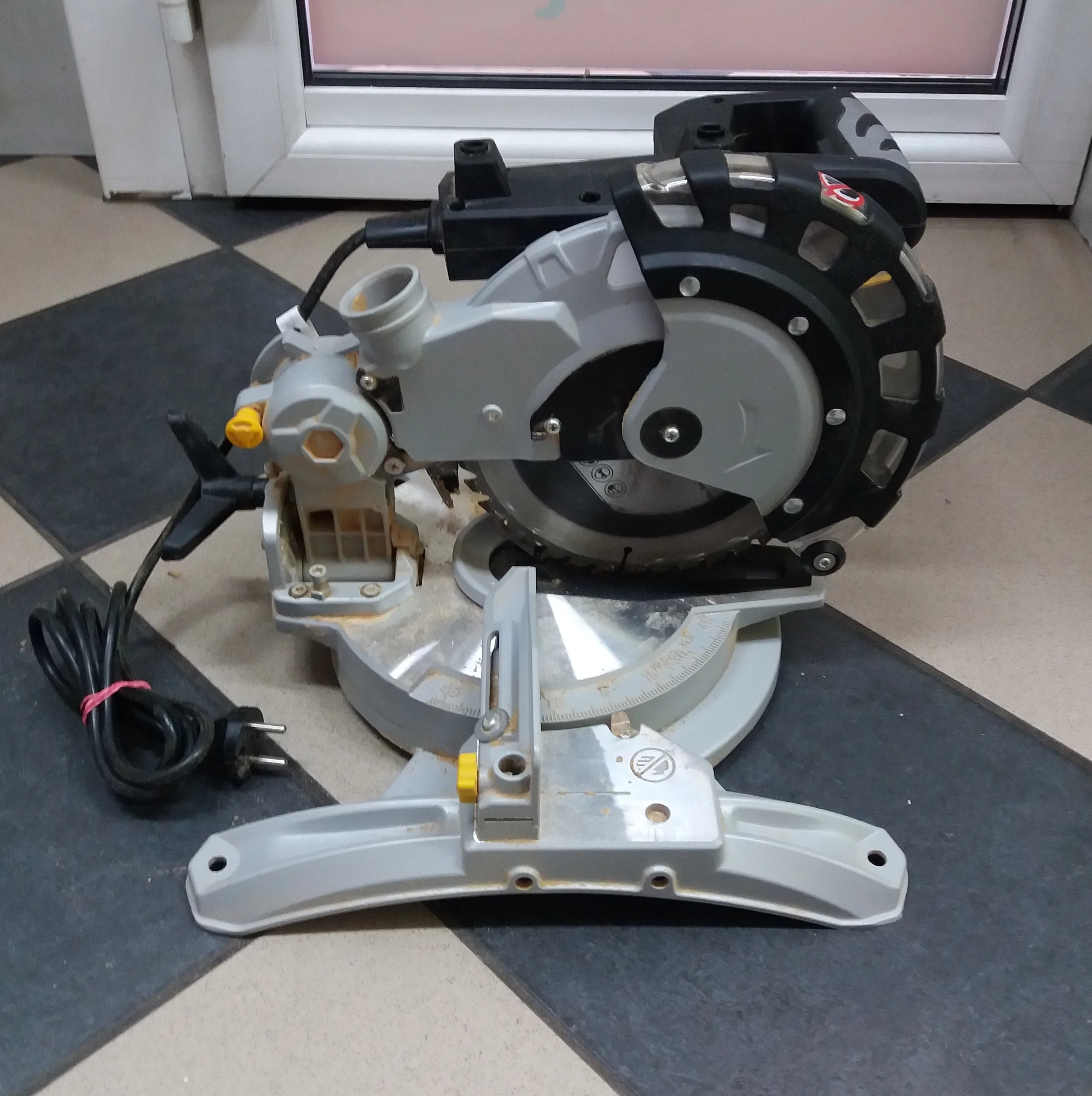 pila-ukosnica-cmi-c-kgs-1450210-bdb-stan-product-id-473cde73-80bf-460d-bab9-7e84e3e0cdb5