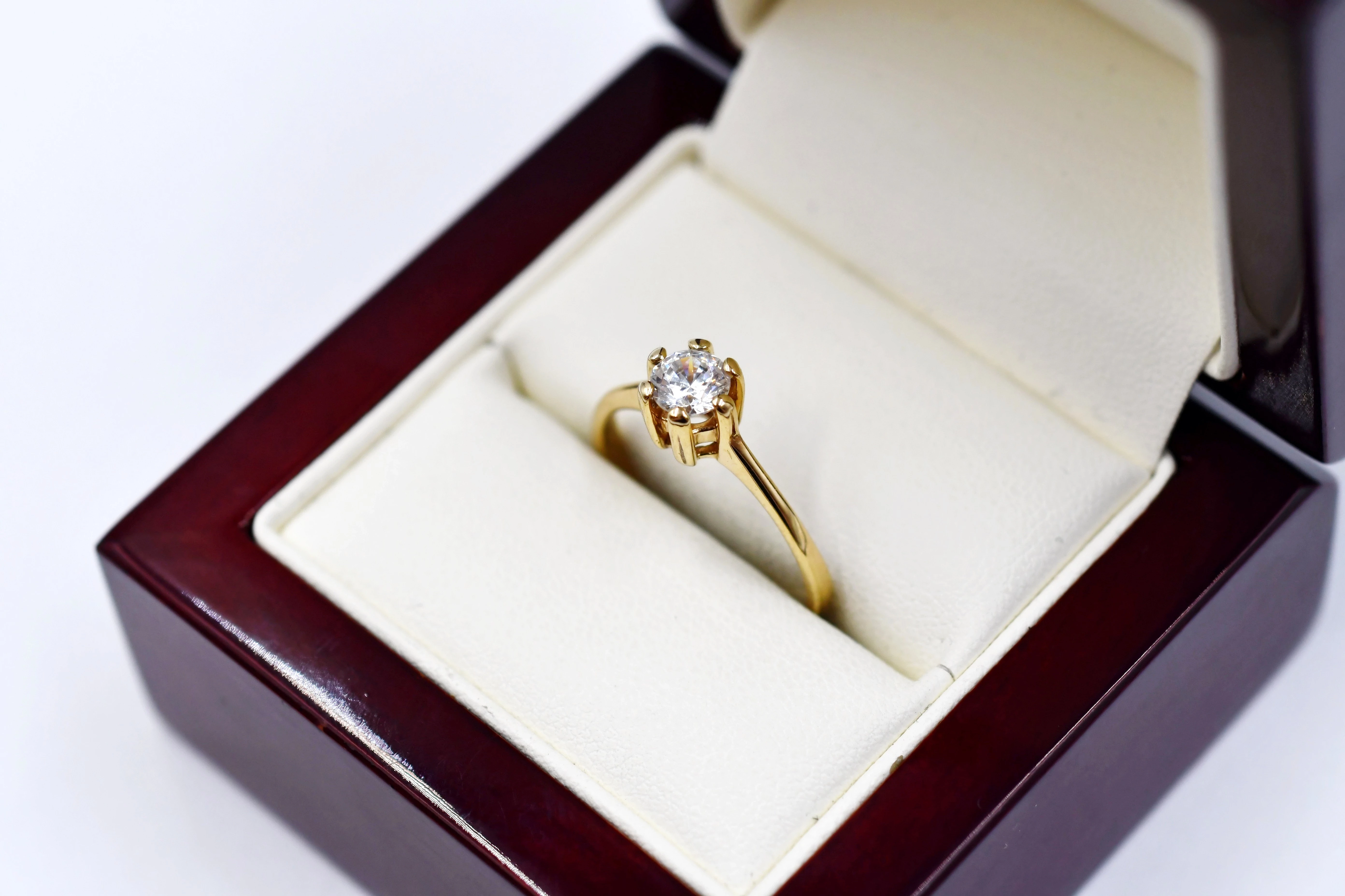 piekny-zloty-pierscionek-p-585-r-17-244g-glogowska-160-poznan