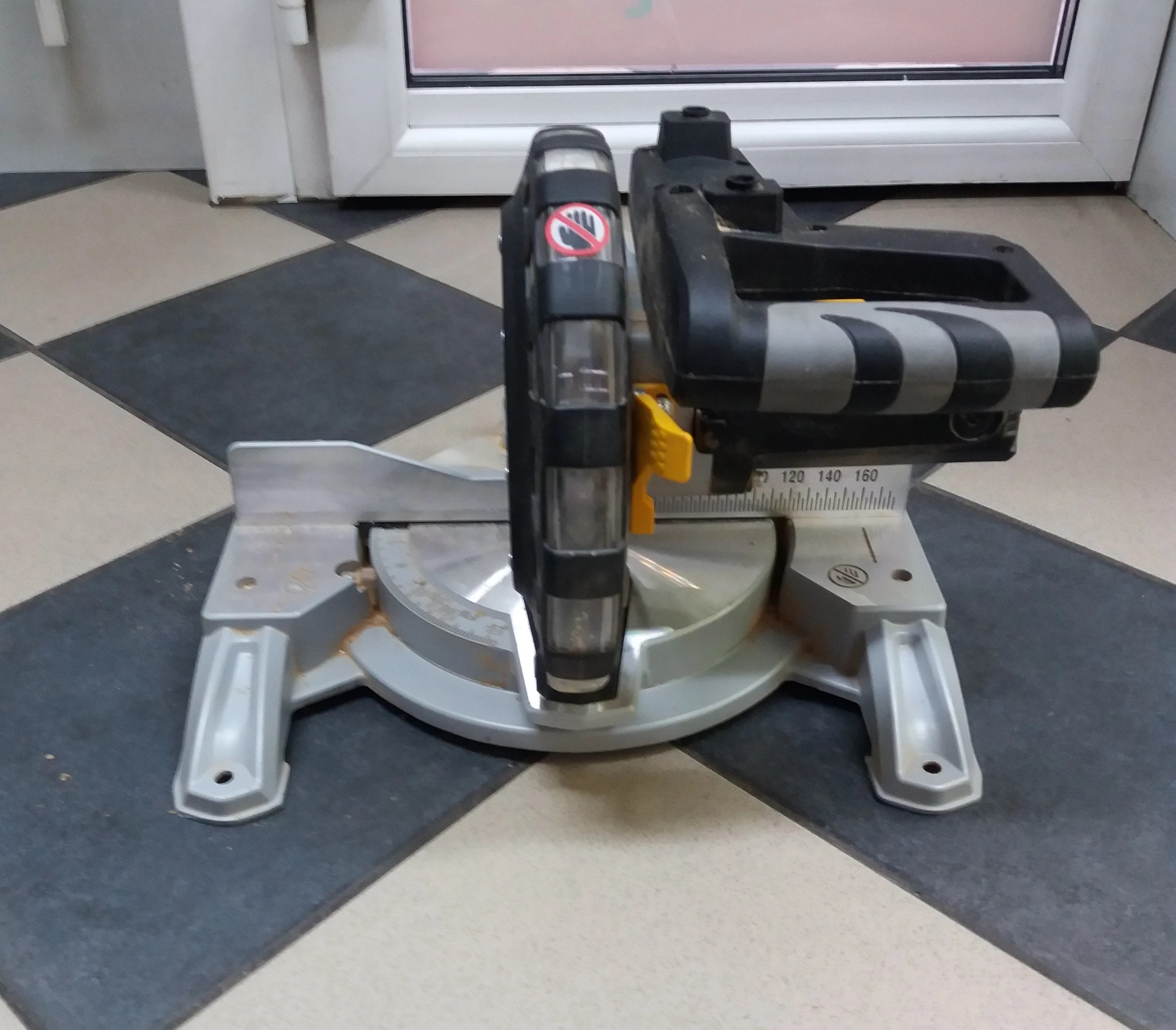 pila-ukosnica-cmi-c-kgs-1450210-bdb-stan-marka-cmi