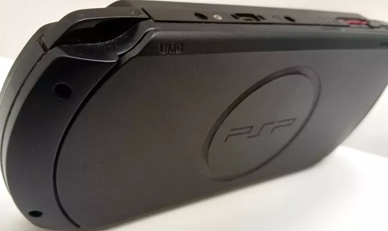 KONSOLA PSP E1004 CZARNA Z ŁADOWARKA