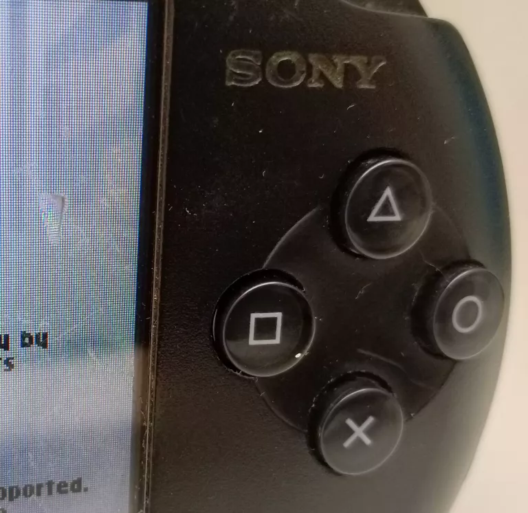KONSOLA PSP E1004 CZARNA Z ŁADOWARKA