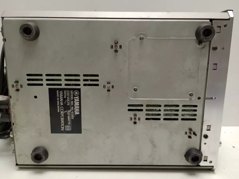 yamaha-pianocraft-rx-e200-amplituner-stereo-21-komunikacja-brak