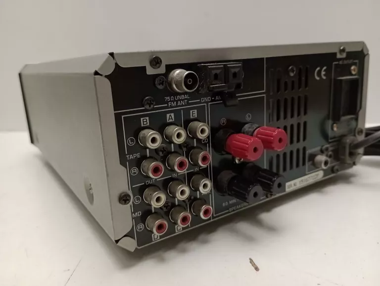 yamaha-pianocraft-rx-e200-amplituner-stereo-21-stan-uzywany