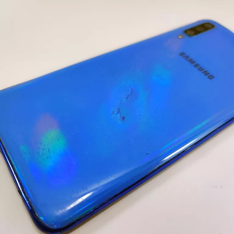 SAMSUNG GALAXY A70 USZKODZONY