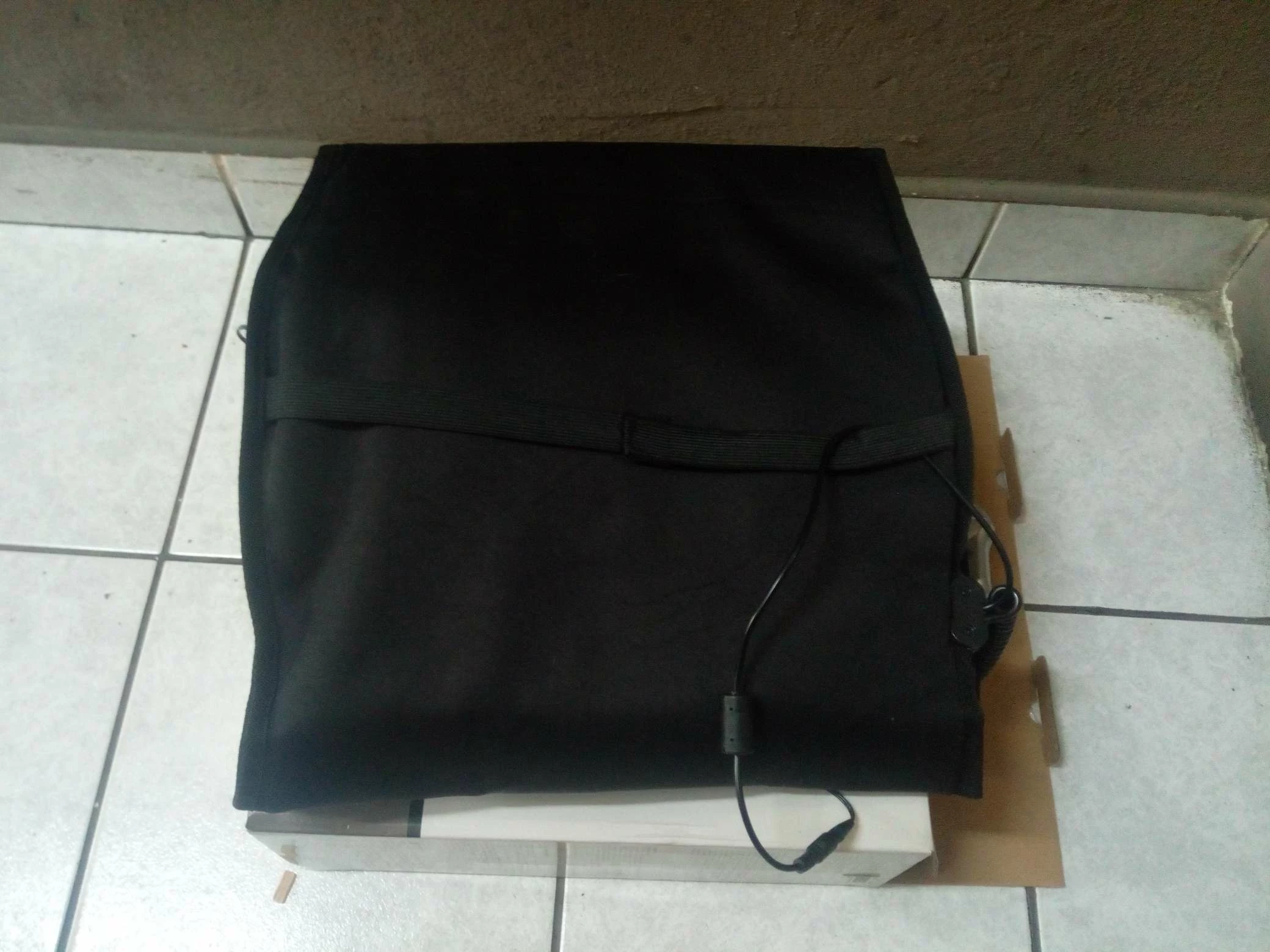 mata-masujaca-aeg-mm5568-kolor-dominujacy-czarny