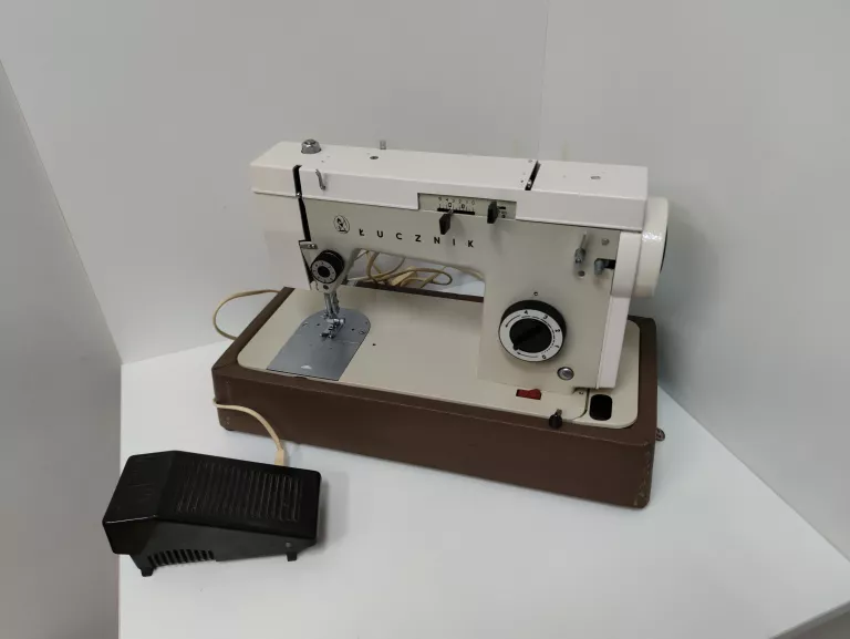 maszyna-do-szycia-lucznik-723-kolor-dominujacy-inny