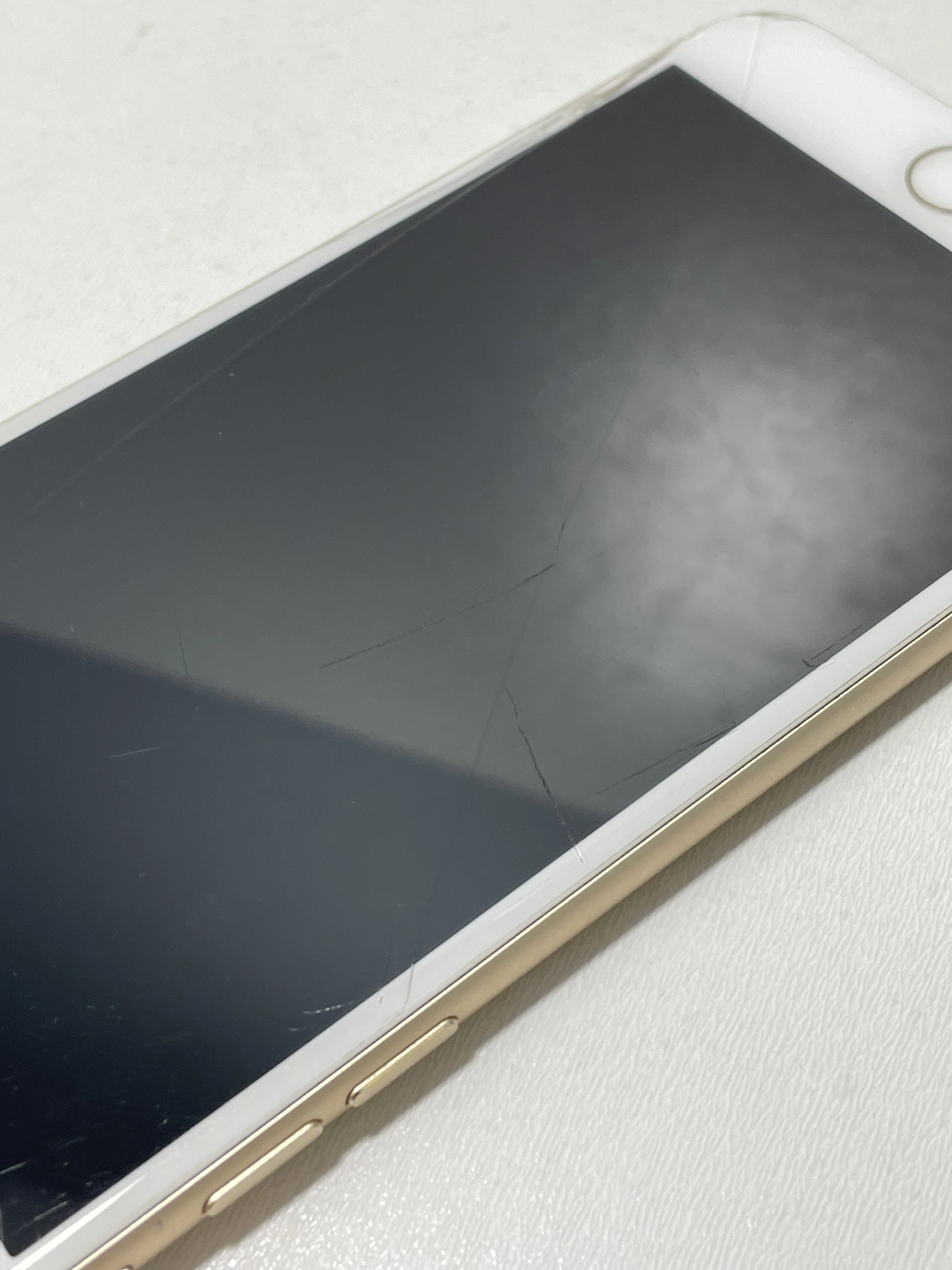 telefon-apple-iphone-7-plus-32gb-pekniety-pamiec-ram-3-gb